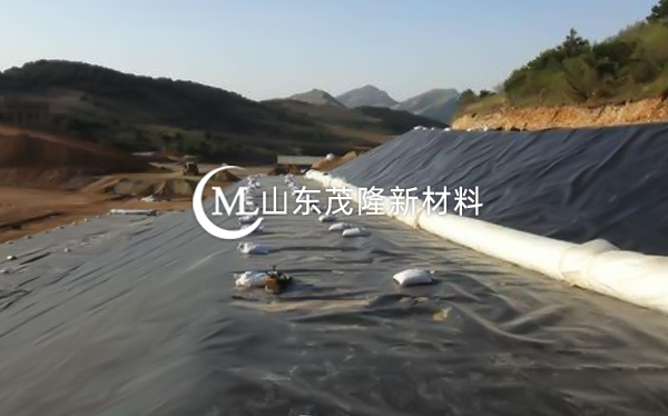 《崇義縣思順鄉(xiāng)垃圾填埋場(chǎng)》土工布、土工膜施工