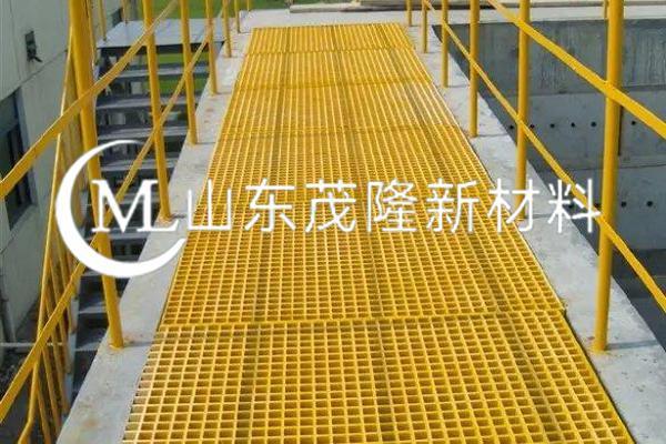 《儲運(yùn)分公司魯寧線曲阜管道項目》黃色格柵施工