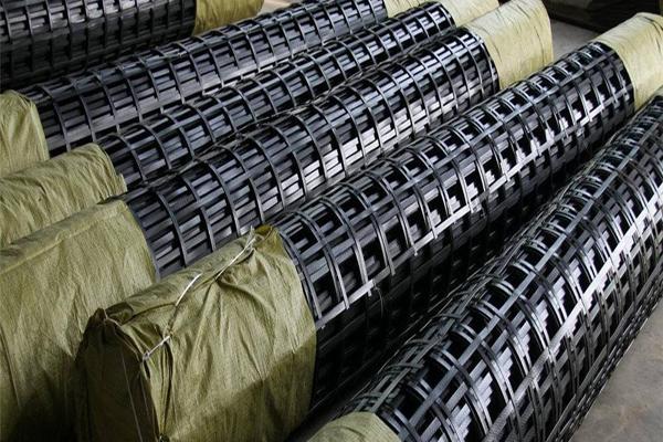 土工格柵u型釘間距要求規(guī)范有哪些  第2張