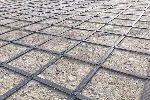 高韌性聚酯紗線集束土工格柵是怎么制作的呢？  第1張