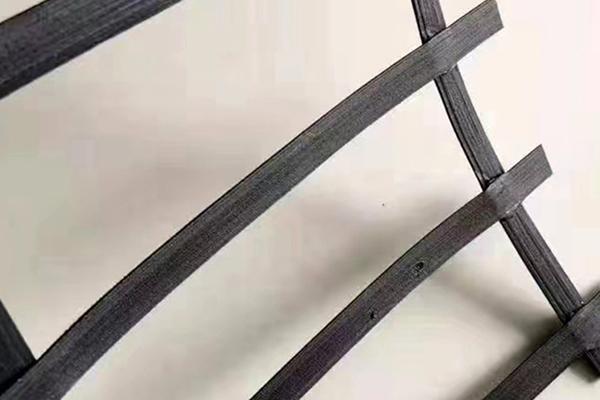 高韌性聚酯紗線集束土工格柵與三維土工網(wǎng)墊的區(qū)別有哪些  第3張